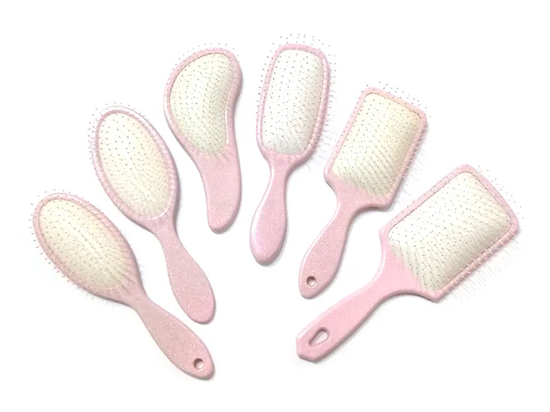 Розовая пластиковая расческа для волос Fancy Paddle
